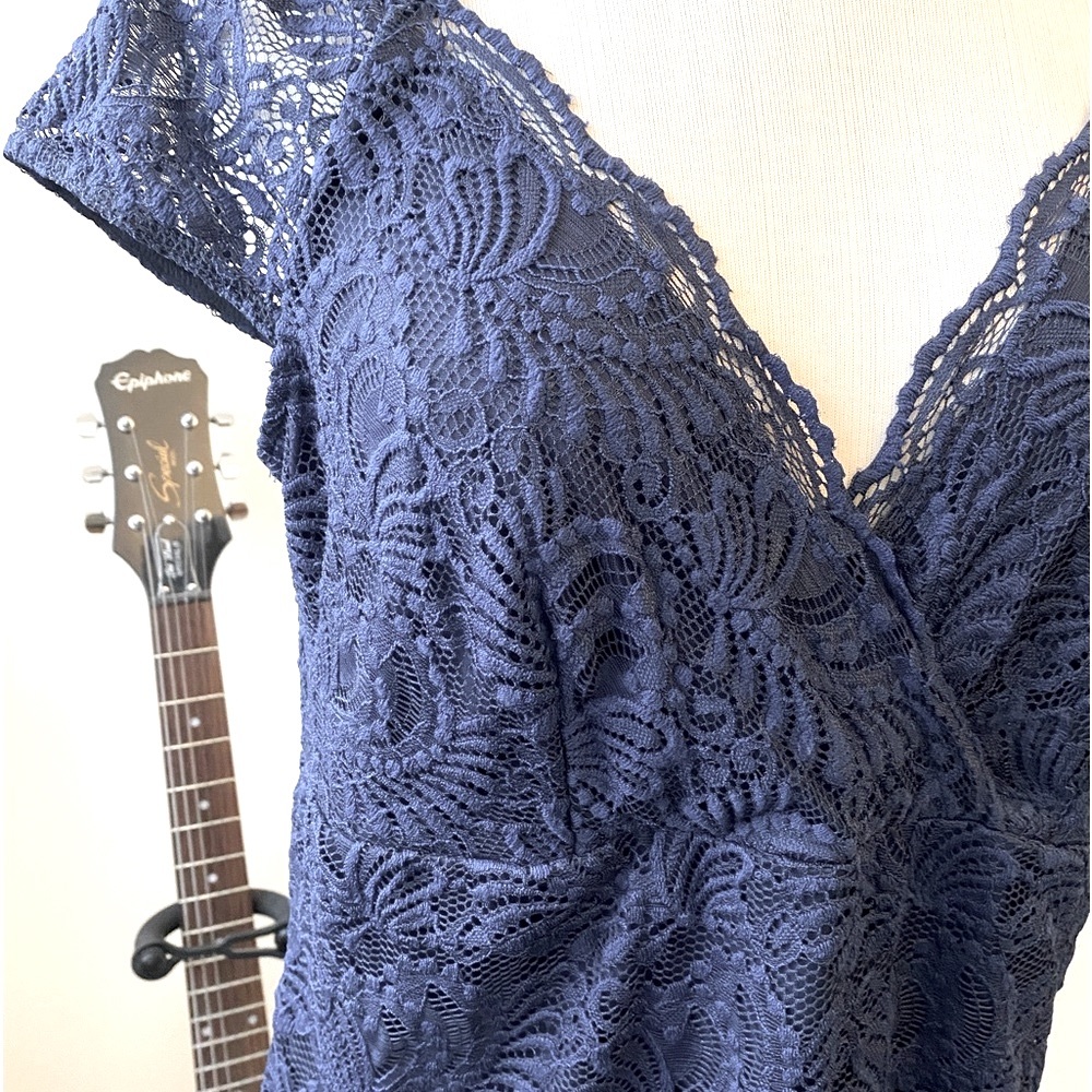 Midnight Blue Spaghetti Strap/Cap Sleeve/Deep V Lace Top. VENUS. Size L. - Picture 4 of 4